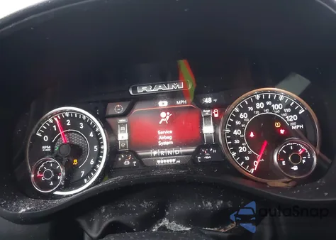 2022 Ram 1500 Big Horn 4X4 5'7 Box z USA, uszkodzony, nr VIN 1C6SRFFT5NN405355